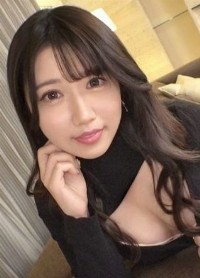 みう 23歳 クレープ屋アルバイト